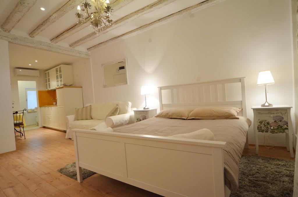 Studios Villa Rossella 4 โรวีน ภายนอก รูปภาพ